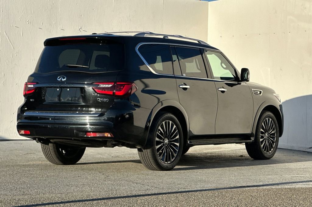 Certified 2024 INFINITI QX80 Premium Select w/ Cargo Package image 3