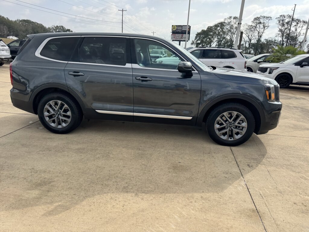 Used 2024 Kia Telluride LX image 12