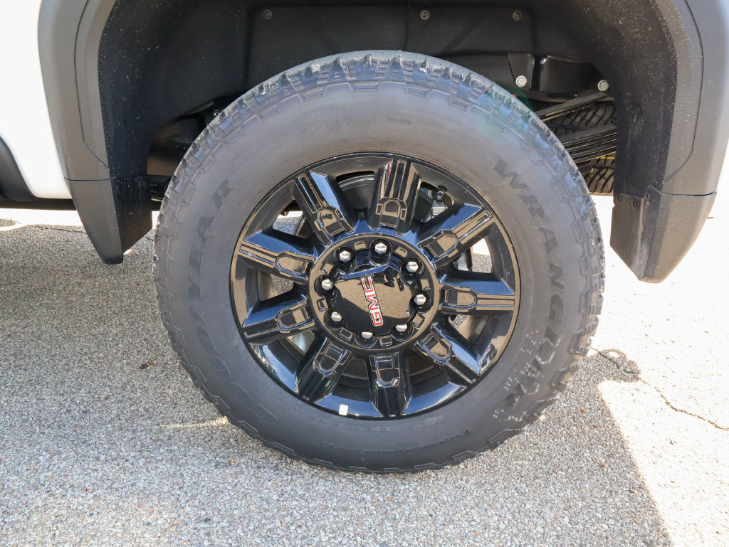 New 2026 GMC Sierra 2500 AT4 w/ AT4 Premium Plus Package AWD/4WD image 41