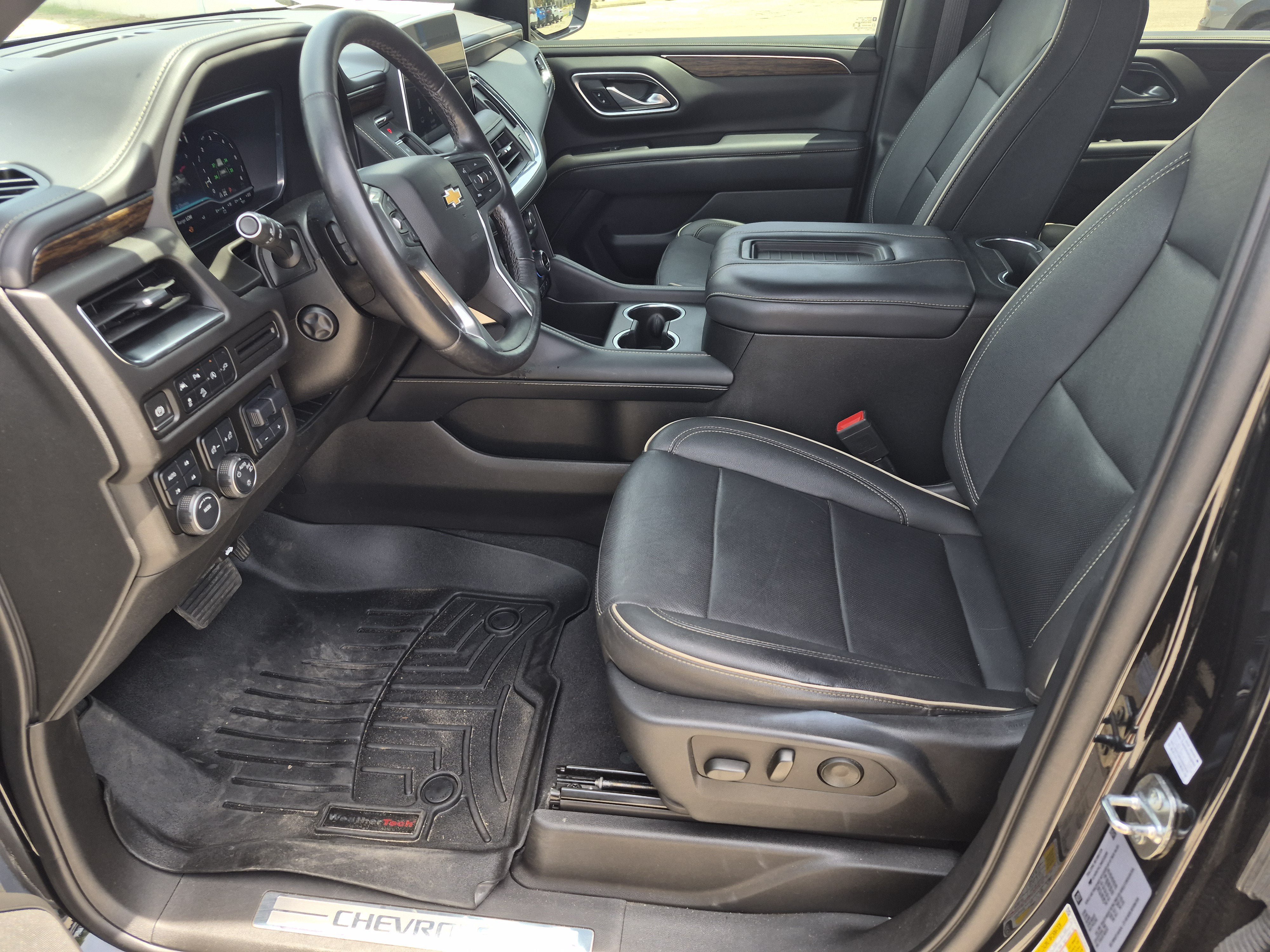 Used 2022 Chevrolet Suburban Premier w/ Max Trailering Package AWD/4WD image 12