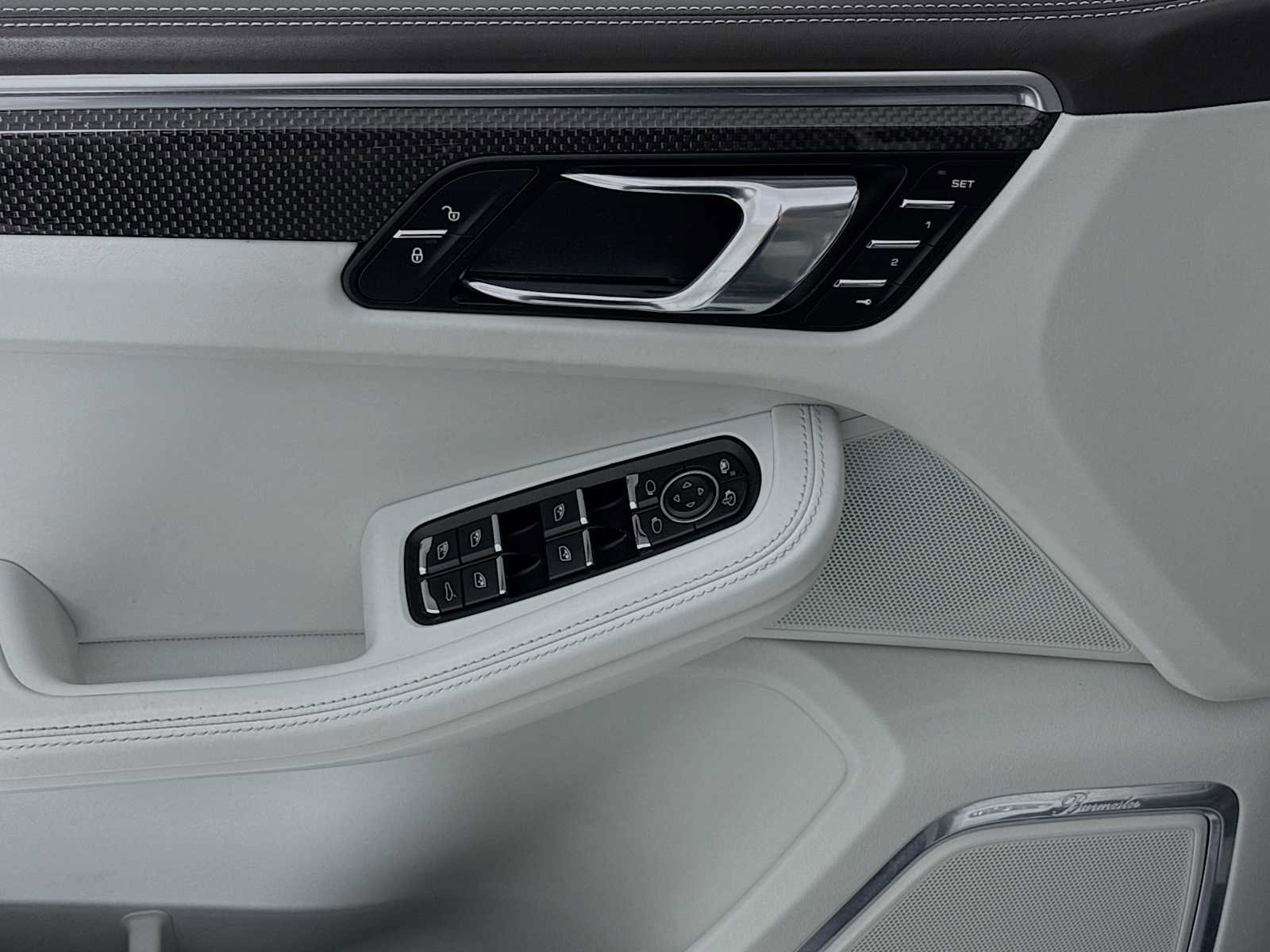 Used 2018 Porsche Macan Turbo image 11