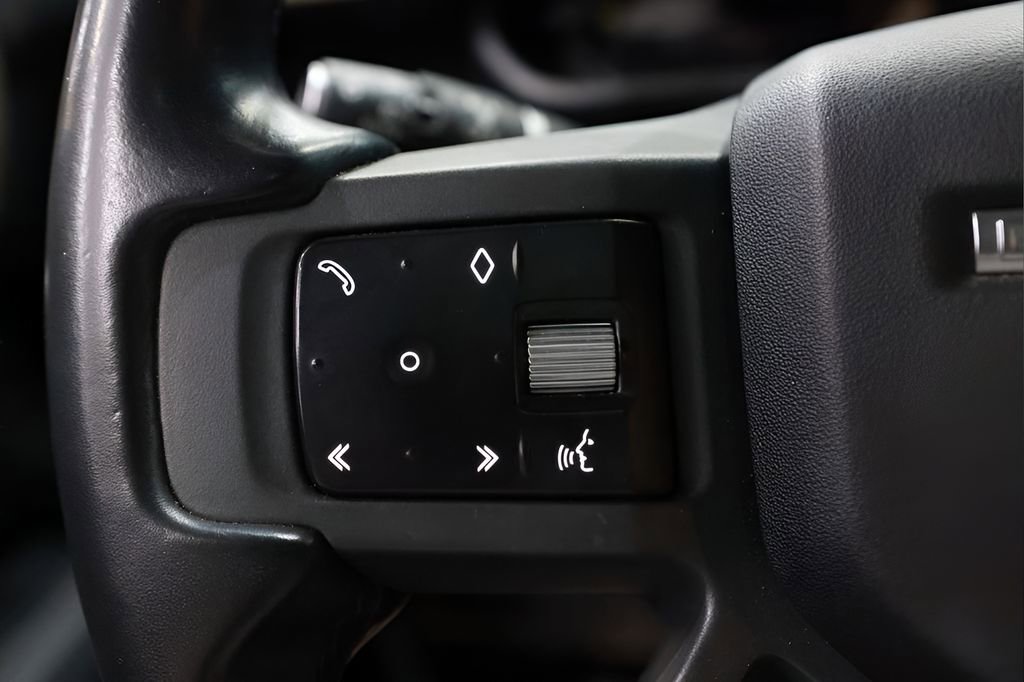 Used 2023 Land Rover Defender 110 X-Dynamic SE image 37