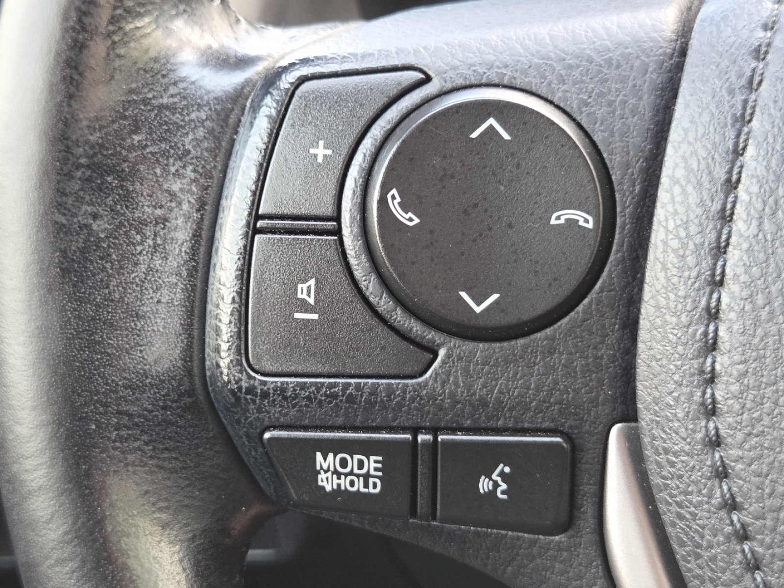 Used 2017 Toyota RAV4 Limited w/ Advanced Technology Package AWD/4WD image 9