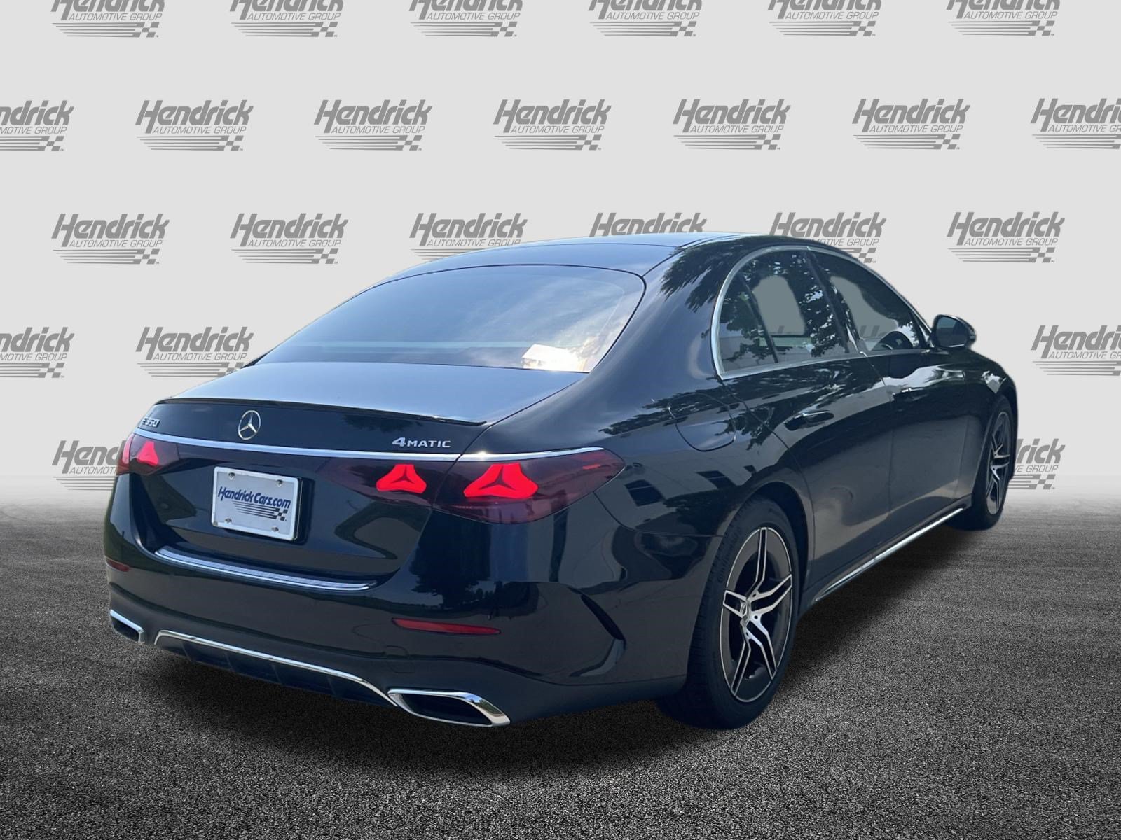 Used 2025 Mercedes-Benz E 350 4MATIC Sedan image 9