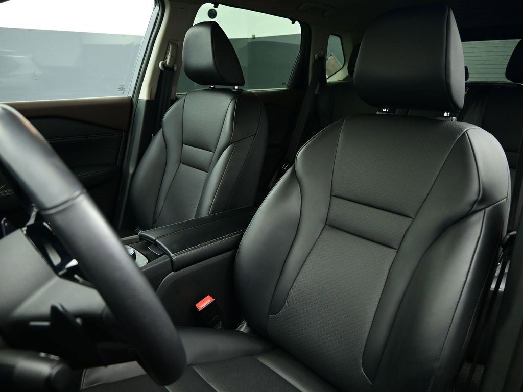 Used 2023 Nissan Rogue SV w/ SV Premium B Package image 16