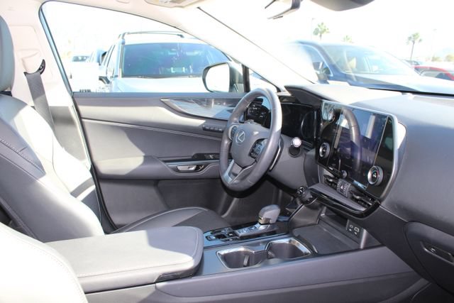 Certified 2025 Lexus NX 250 FWD w/ Accessory Package (K3) image 5