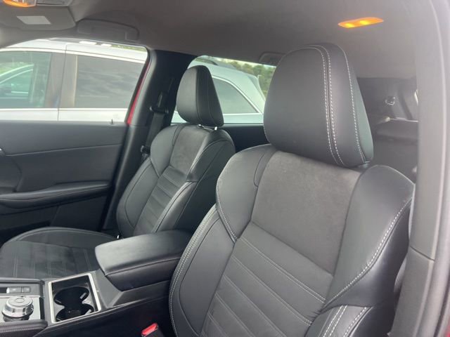 Used 2023 Mitsubishi Outlander SE image 9