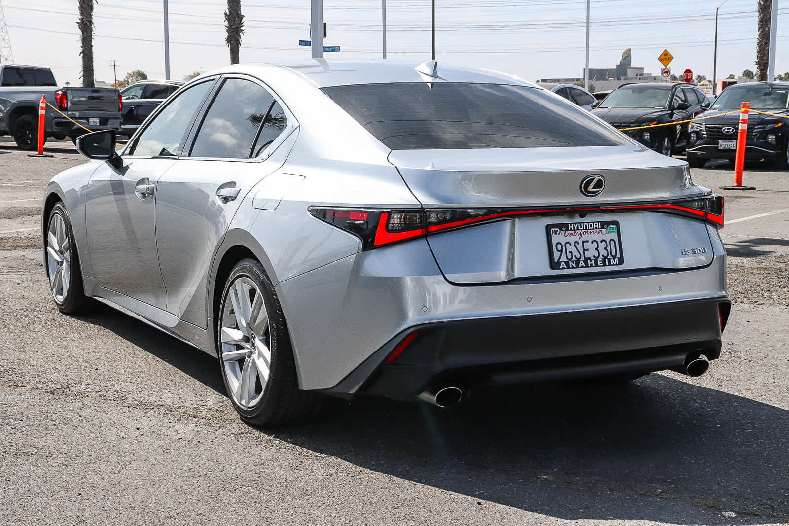 Used 2021 Lexus IS 300 w/ Comfort Package RWD image 9