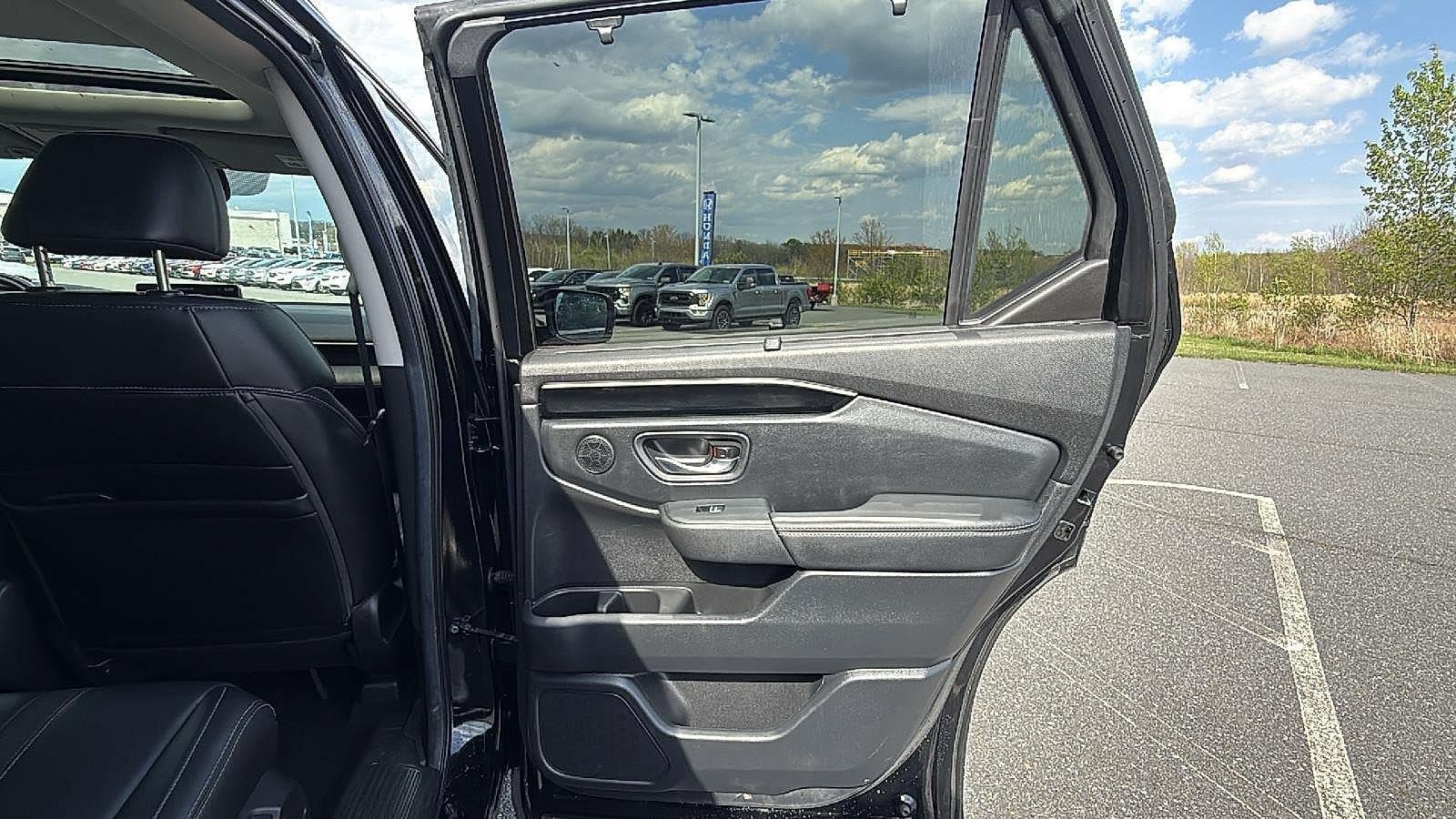 Certified 2025 Honda Pilot Touring image 17