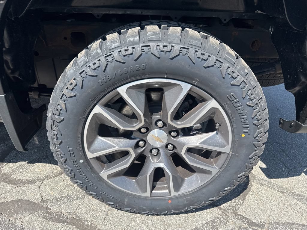 Used 2022 Chevrolet Silverado 1500 LT AWD/4WD image 16