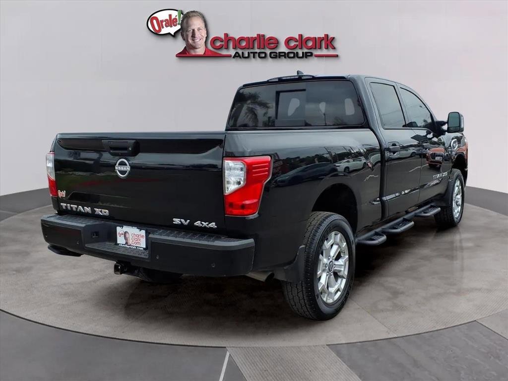 Used 2024 Nissan Titan SV w/ SV Convenience Package image 5