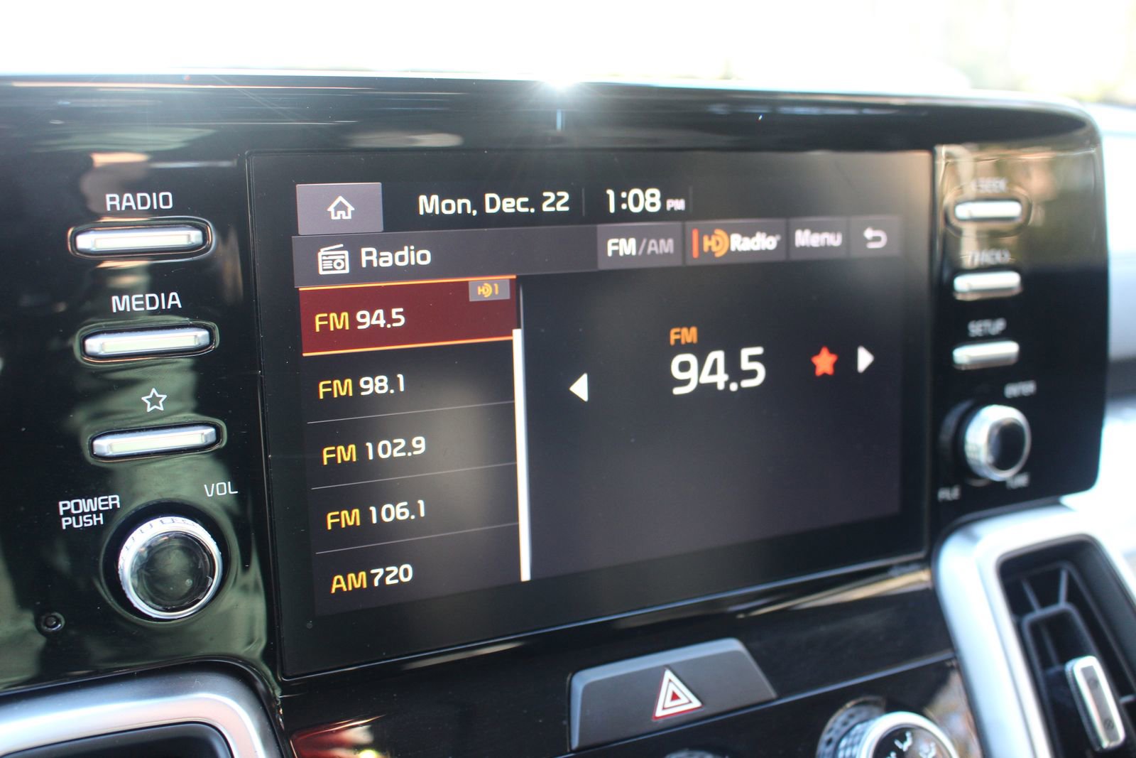 Used 2023 Kia Sorento LX image 28