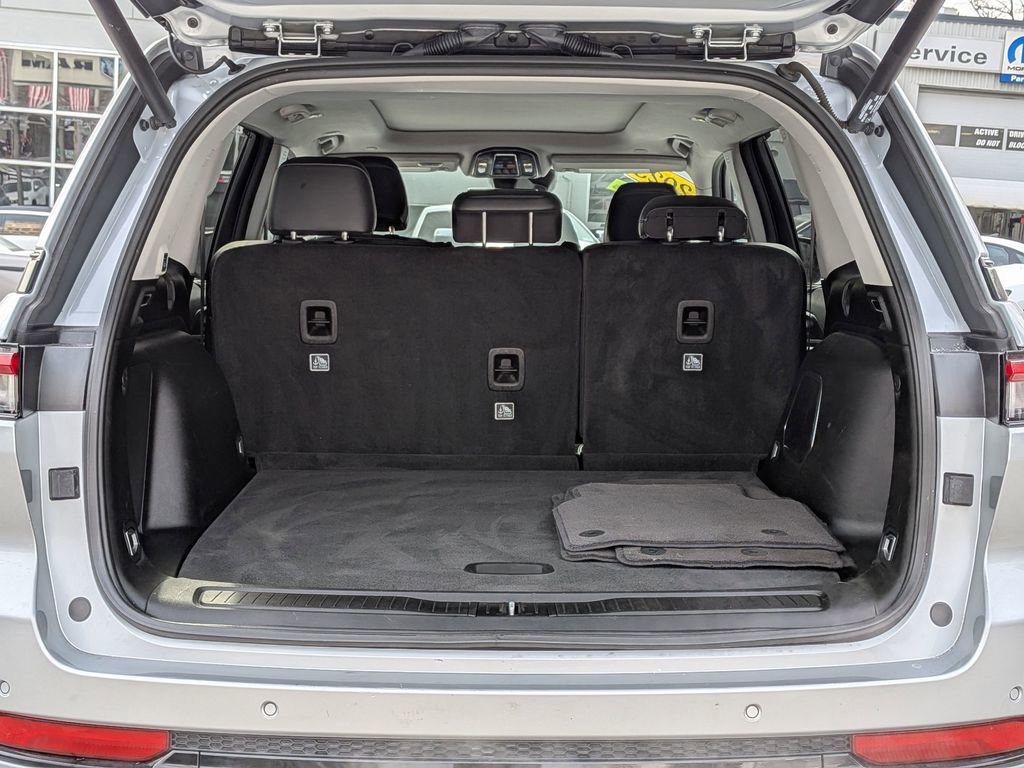 Used 2023 Jeep Grand Cherokee 30th Anniversary image 8