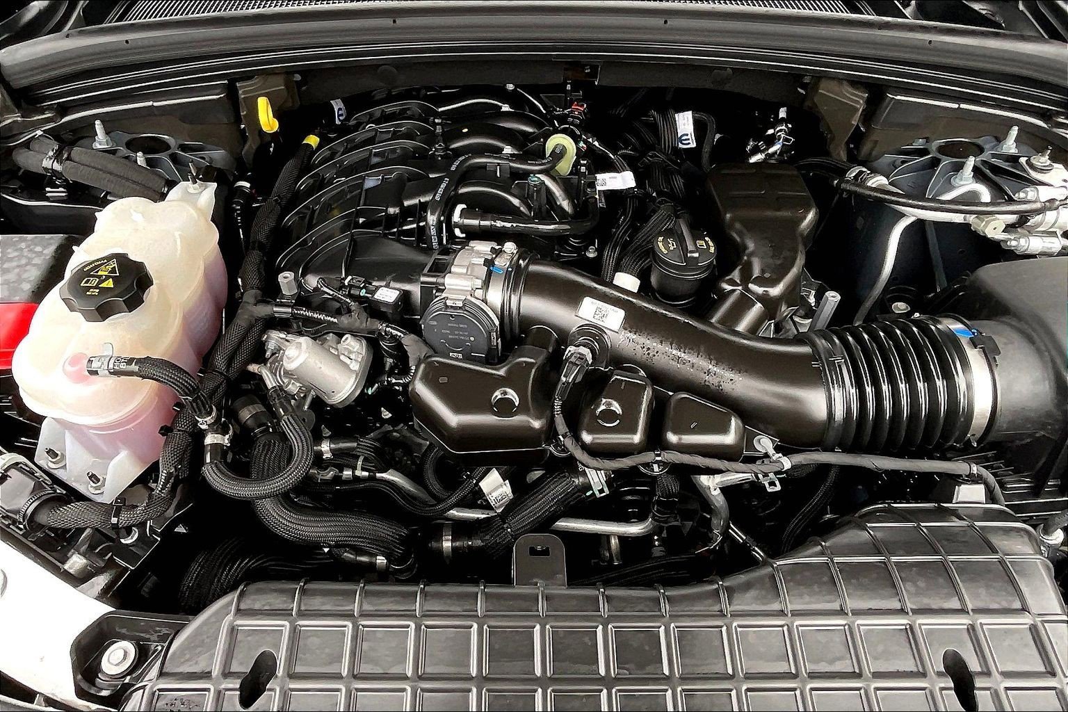 Used 2025 Jeep Grand Cherokee Laredo X w/ Luxury Tech Group I image 9