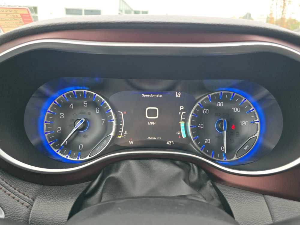 Used 2017 Chrysler Pacifica Limited w/ UConnect Theater Package image 20