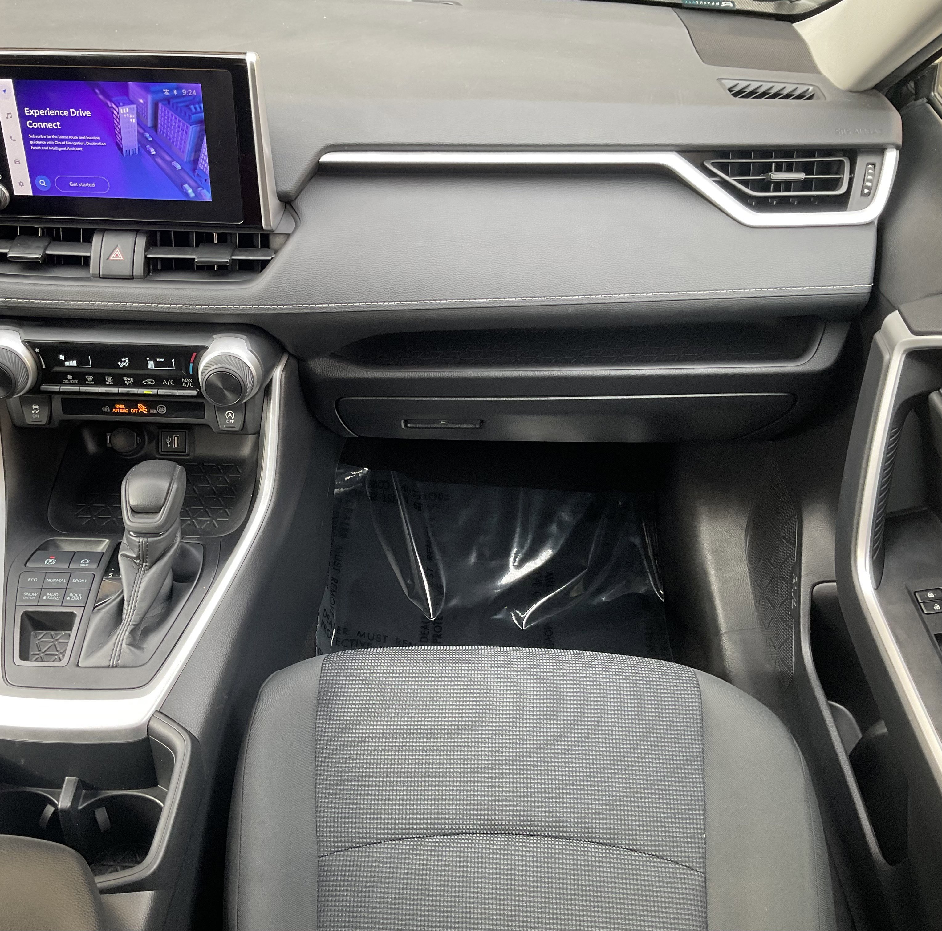 Used 2024 Toyota RAV4 LE image 23