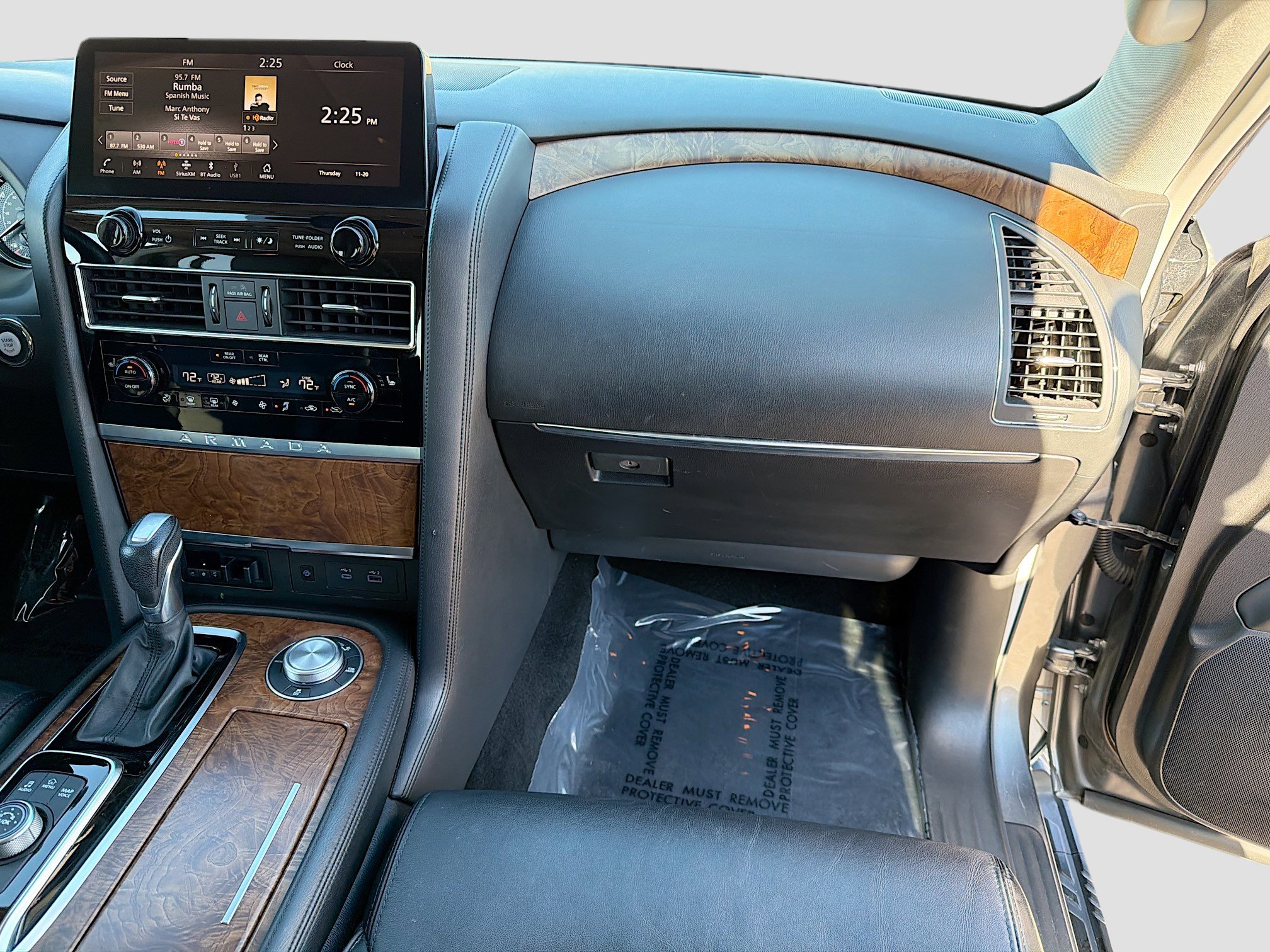 Used 2023 Nissan Armada SL w/ Captain's Chairs Package image 17