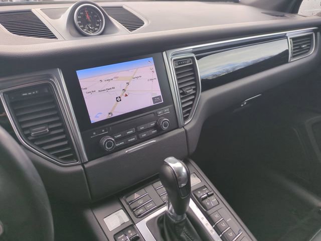 Used 2018 Porsche Macan image 11