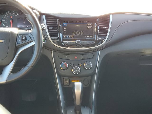 Used 2018 Chevrolet Trax LT w/ LT Convenience Package FWD image 28