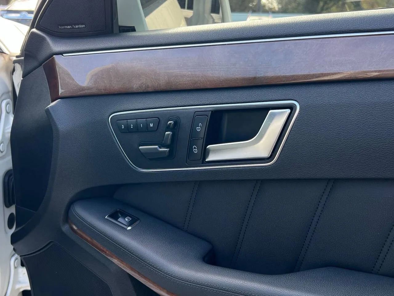 Used 2013 Mercedes-Benz E 350 Sedan image 23