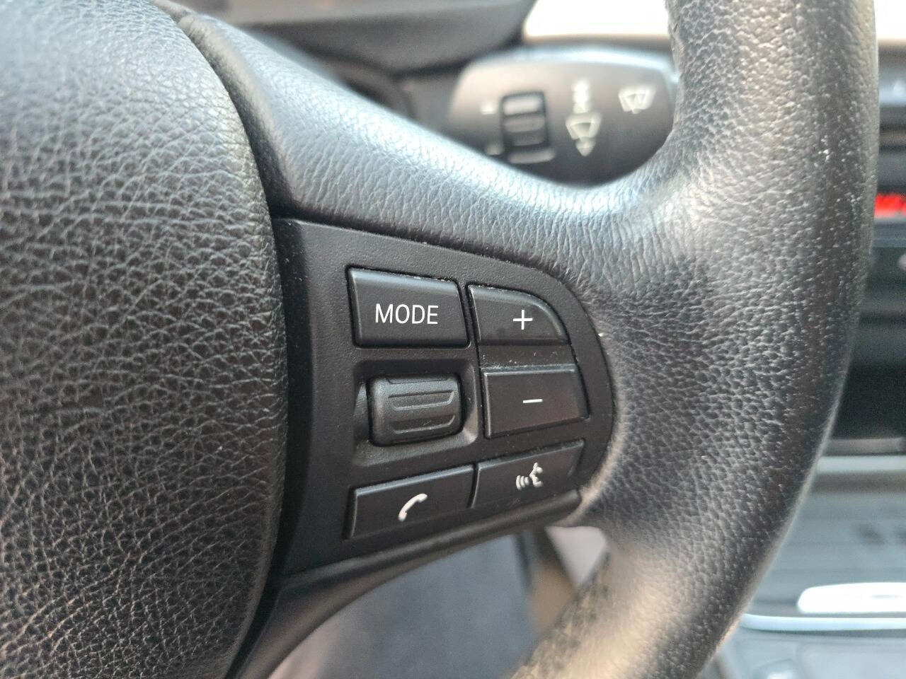 Used 2014 BMW 320i xDrive Sedan AWD/4WD image 24