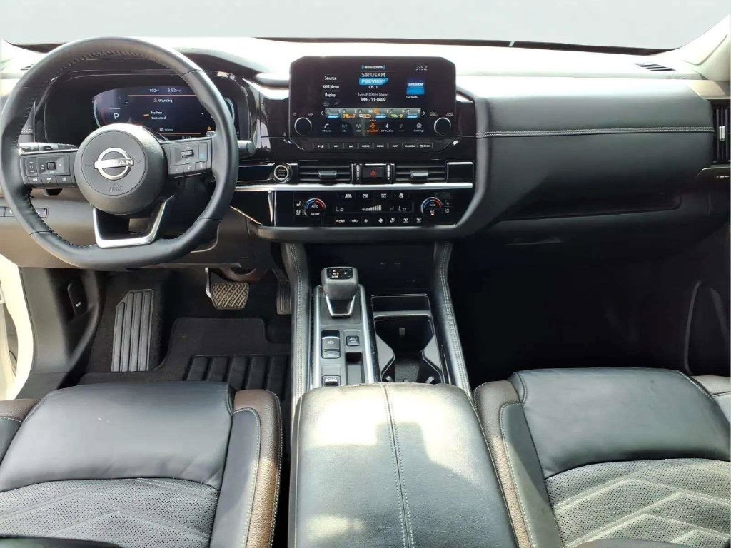 Used 2024 Nissan Pathfinder Platinum w/ Black Appearance Package FWD image 38