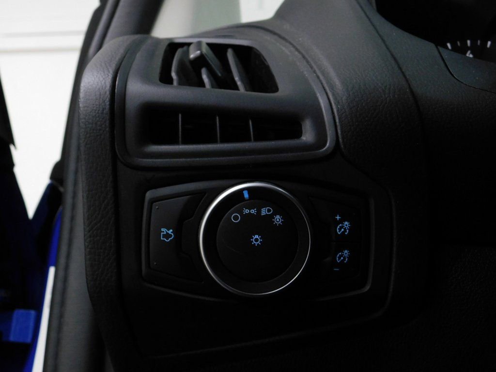 Used 2018 Ford Focus SE w/ SE Winter Package FWD image 39