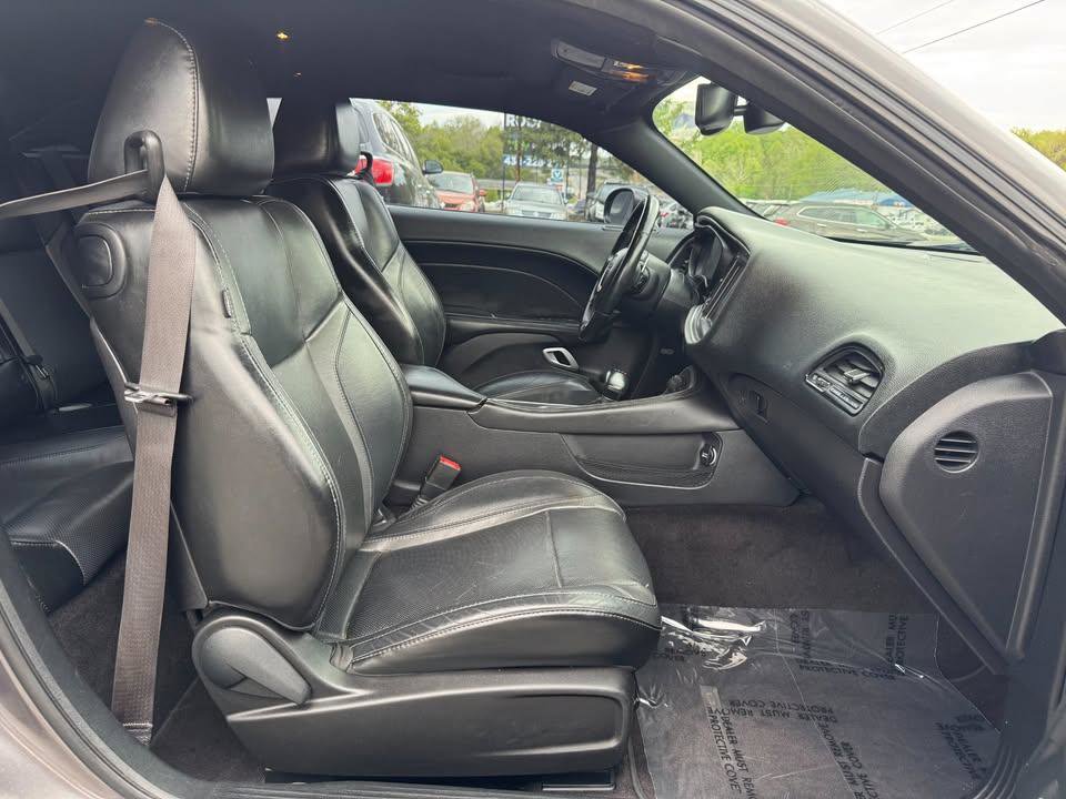 Used 2016 Dodge Challenger SXT Plus RWD image 12