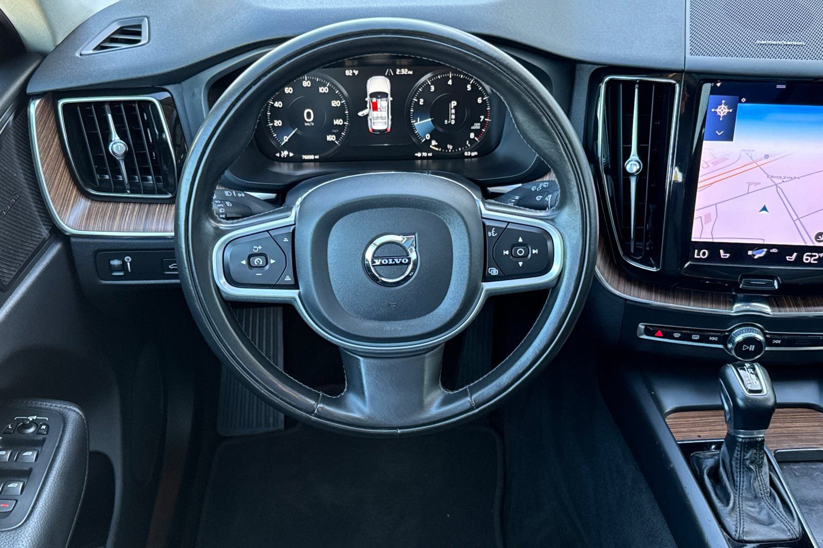 Used 2021 Volvo XC60 T6 Momentum image 15