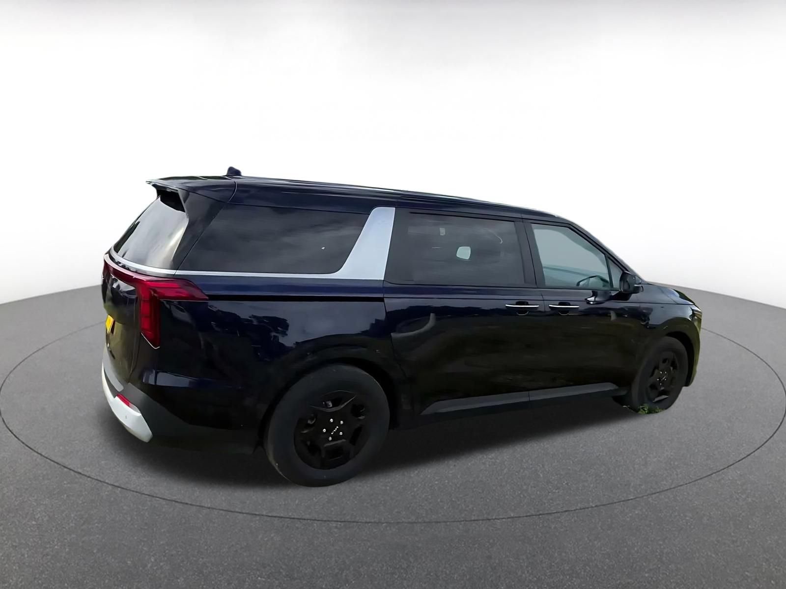 Used 2026 Kia Carnival FWD image 13