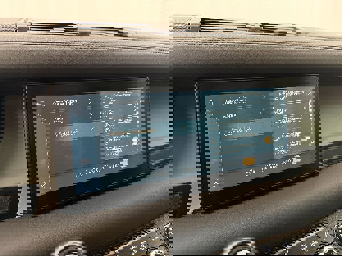 Used 2020 Land Rover Defender 110 First Edition image 23