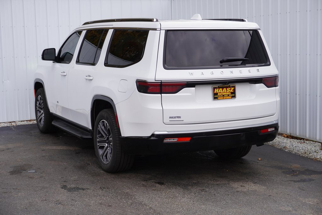 Used 2023 Jeep Wagoneer 4WD w/ Premium Group I image 4