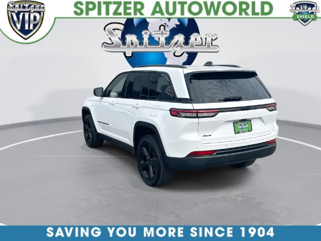 Used 2023 Jeep Grand Cherokee Altitude AWD/4WD image 8