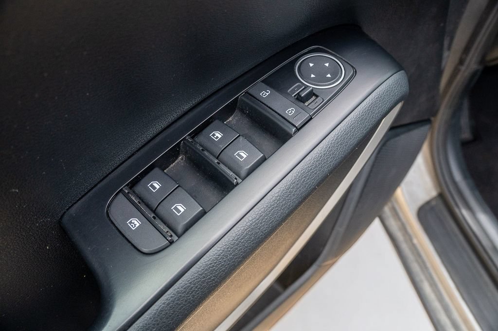 Used 2023 Kia Soul LX w/ LX Technology Package FWD image 17