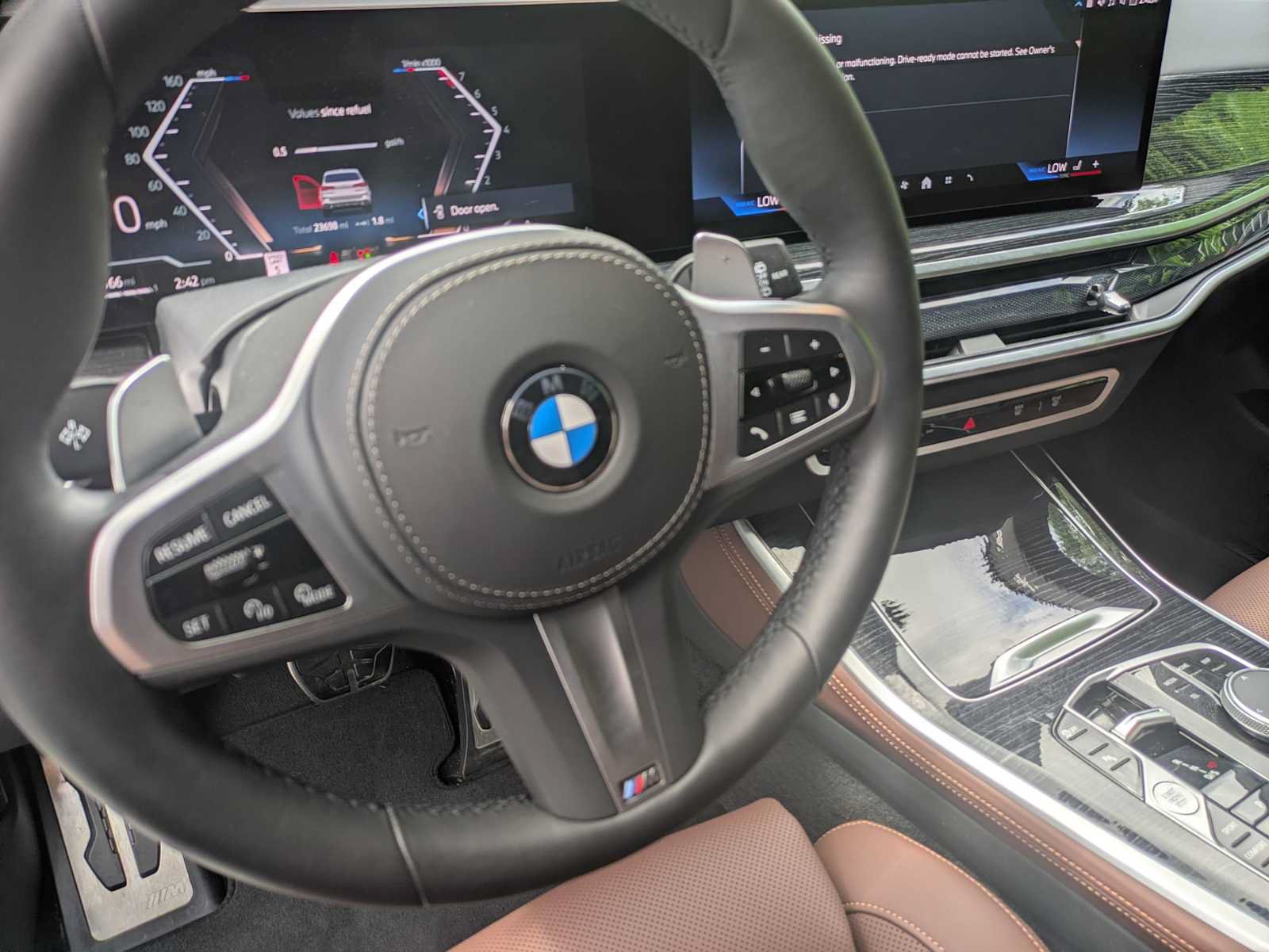 Used 2024 BMW X5 xDrive40i w/ M Sport Package AWD/4WD image 10