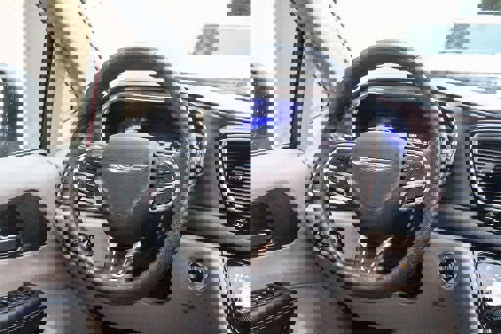 Used 2021 Chrysler Voyager Lxi image 21