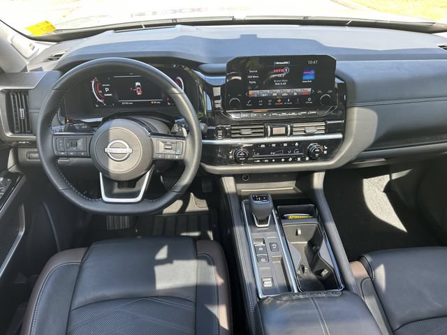 Certified 2025 Nissan Pathfinder Platinum FWD image 25