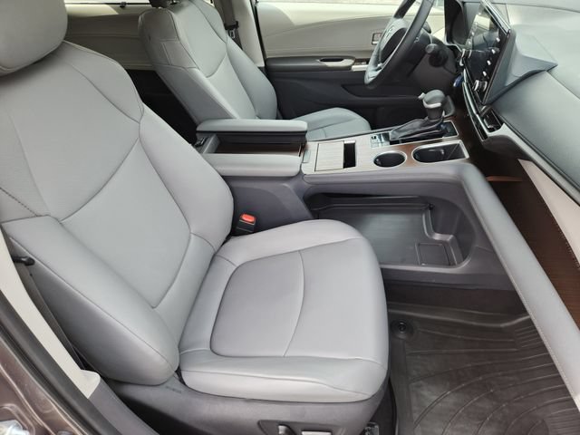 Certified 2022 Toyota Sienna XLE FWD image 8