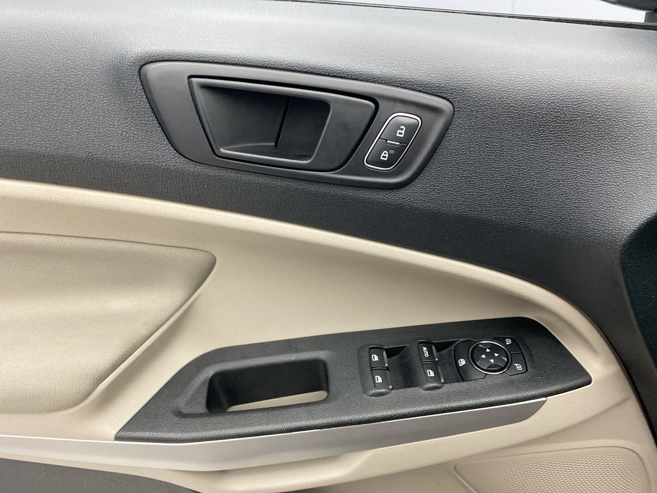Used 2021 Ford EcoSport S AWD/4WD image 12