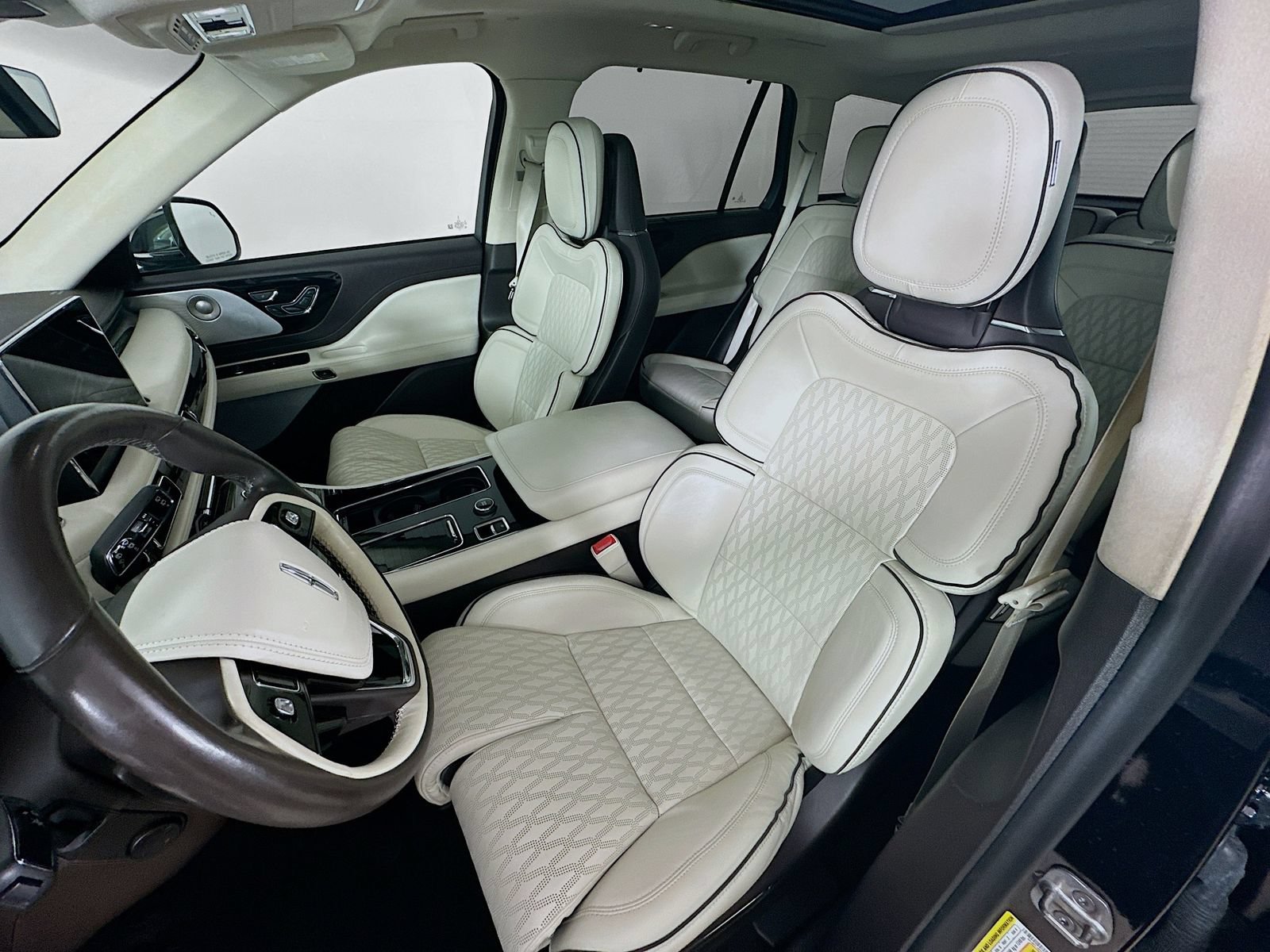 Used 2020 Lincoln Aviator Black Label Grand Touring w/ Class IV Trailer Tow Package AWD/4WD image 34