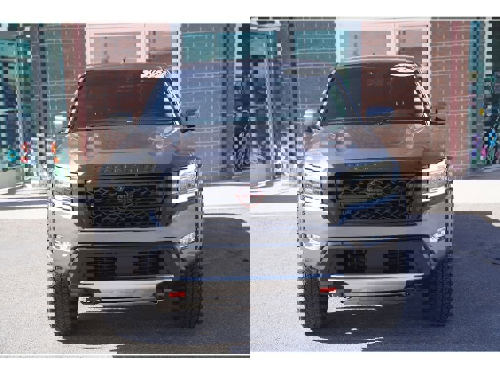 Used 2023 Nissan Frontier PRO-4X w/ Pro-4X Premium Package image 2