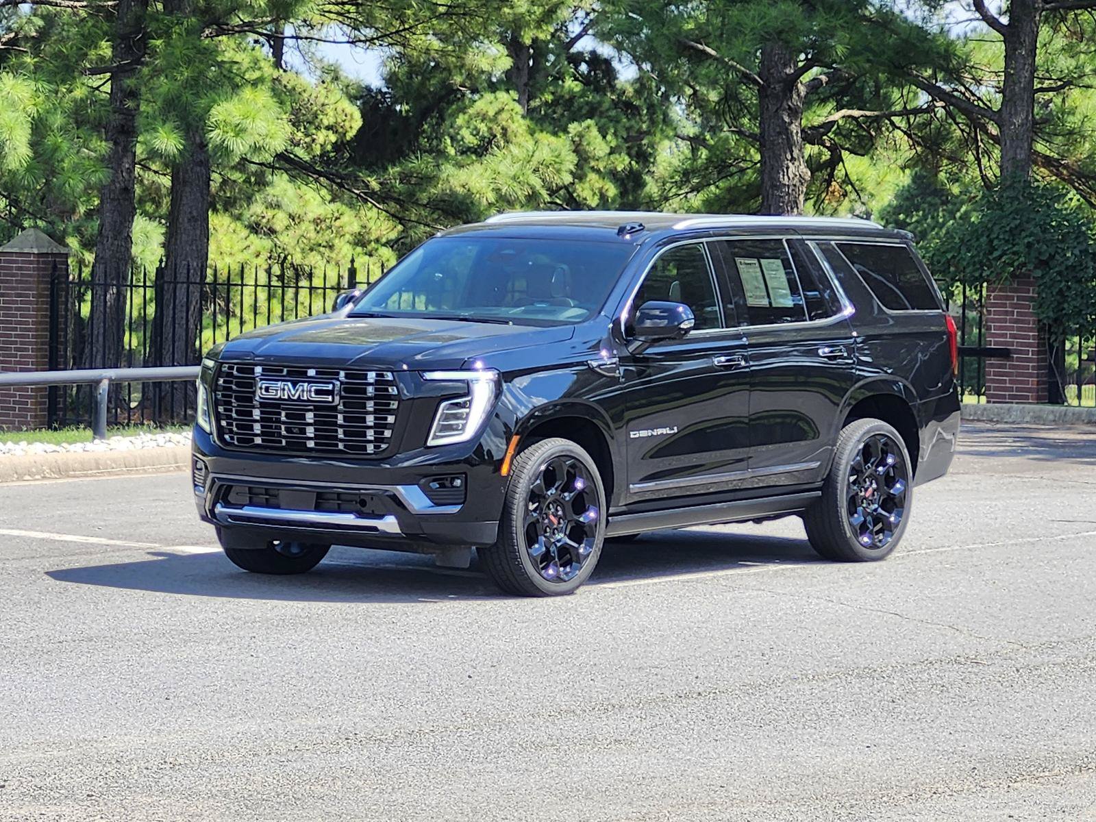 Certified 2025 GMC Yukon Denali Ultimate AWD/4WD image 30