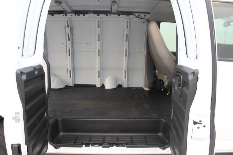 Used 2022 GMC Savana 2500 G2500 Cargo Van w/ Driver Convenience Package image 12
