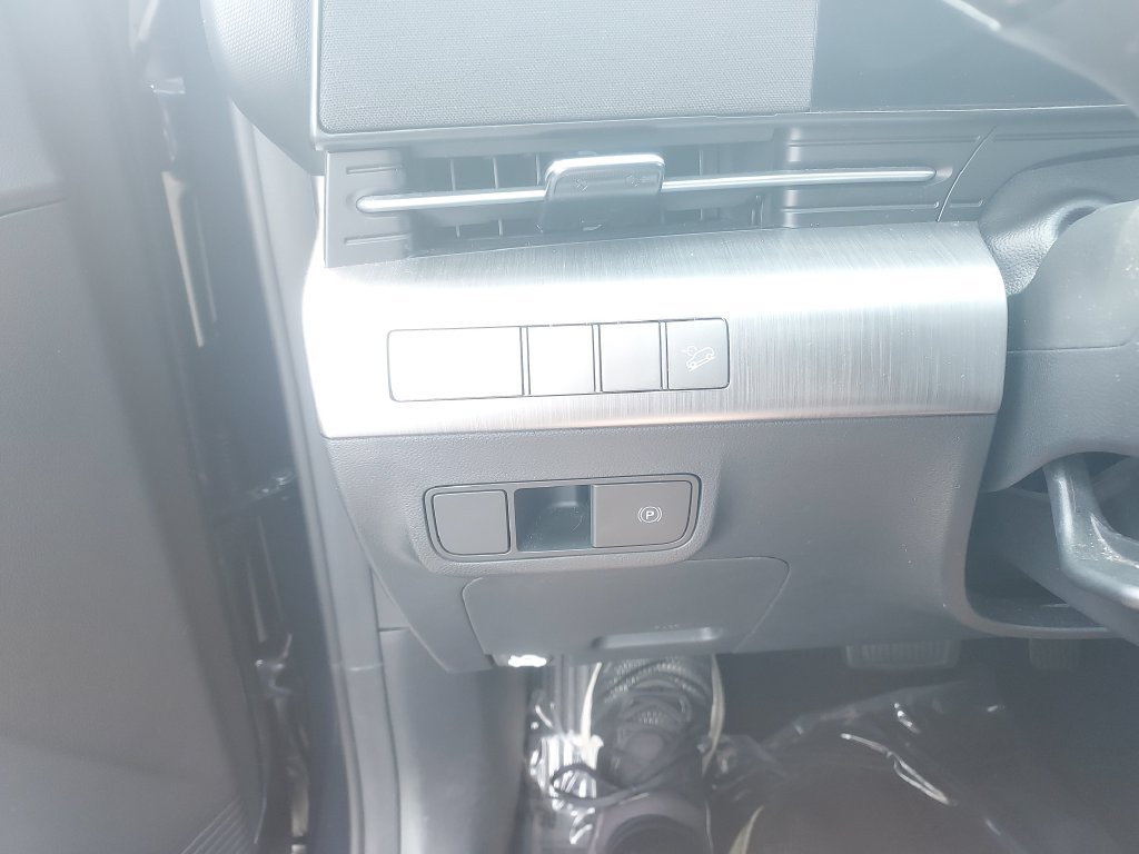 Used 2024 Hyundai Kona SEL FWD image 24