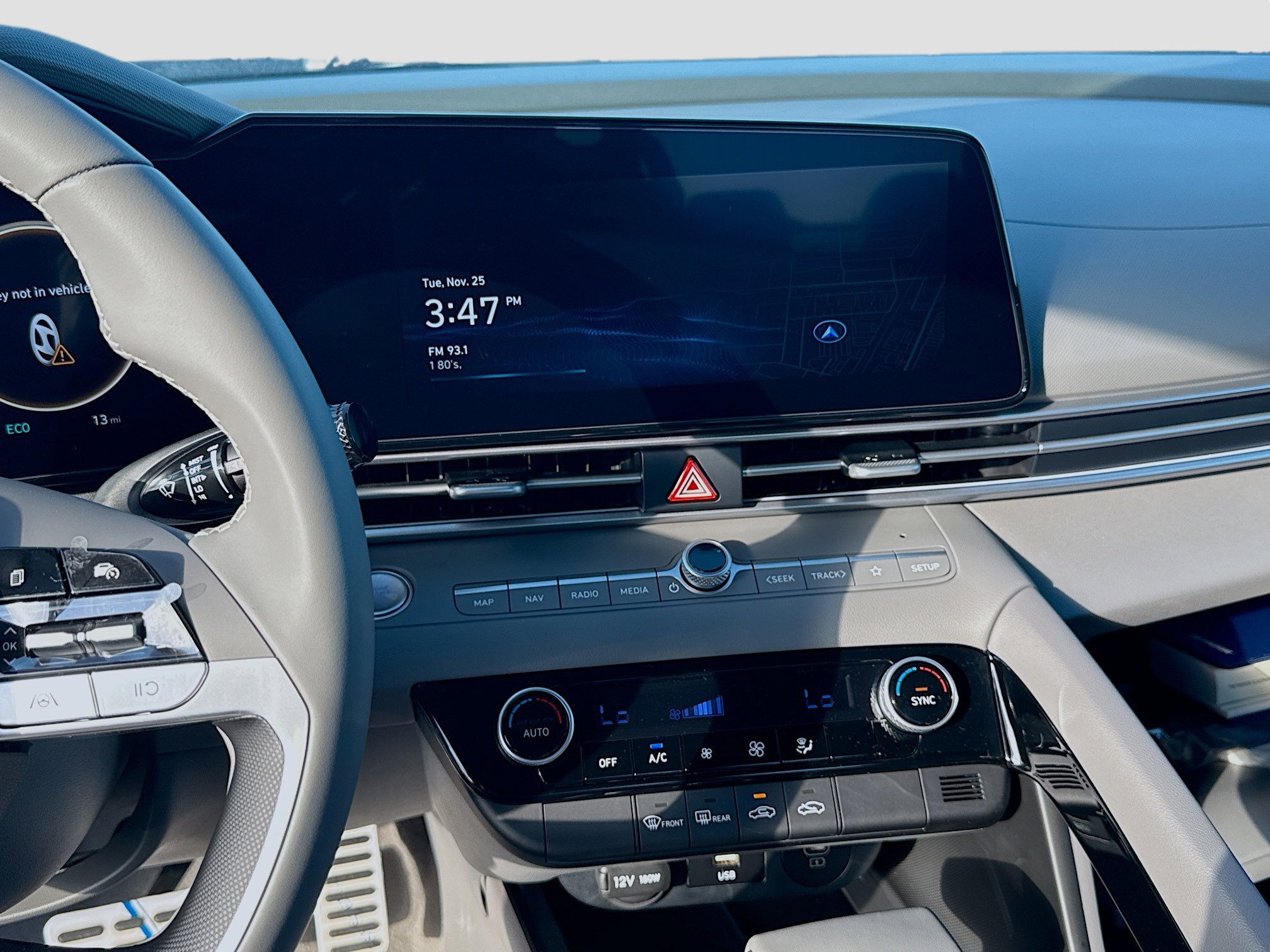 New 2025 Hyundai Elantra SEL image 10