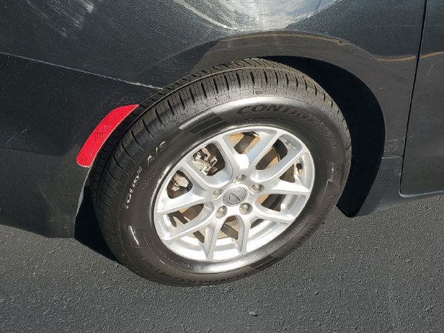Used 2023 Chrysler Pacifica Touring-L FWD image 5