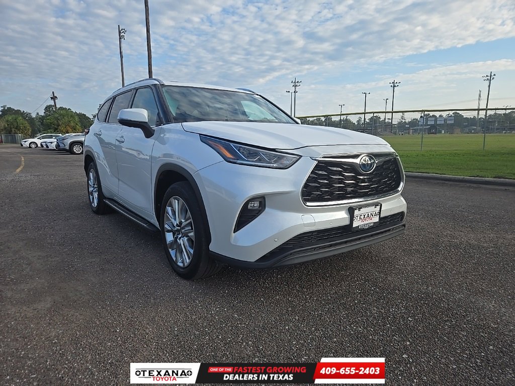 Used 2023 Toyota Highlander Limited