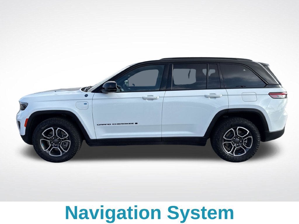 Used 2023 Jeep Grand Cherokee Trailhawk w/ Luxury Tech Group III AWD/4WD image 3