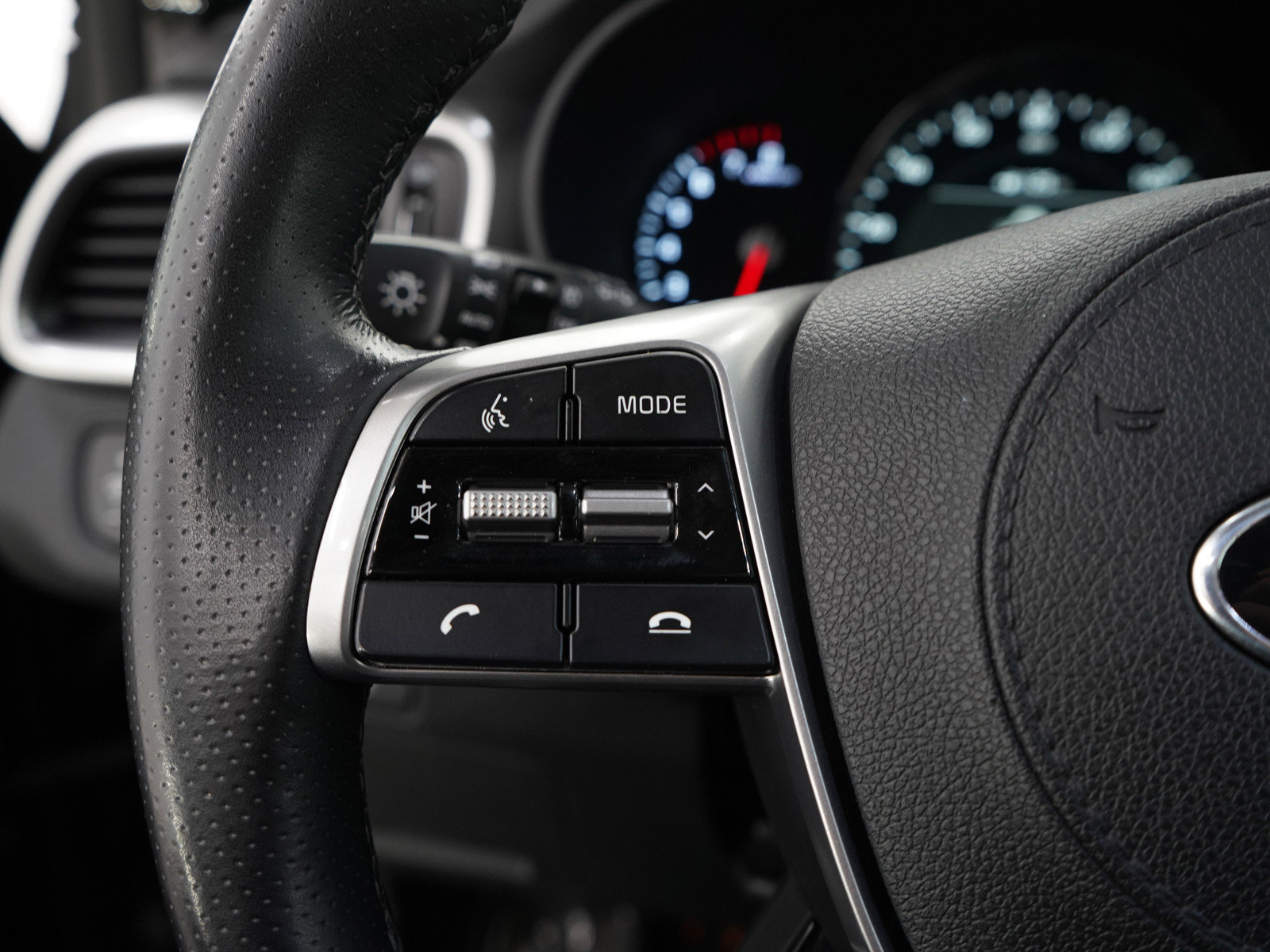 Used 2019 Kia Sorento SX w/ SX Touring Package image 31