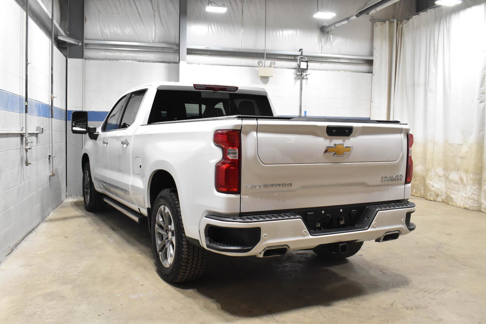 Used 2023 Chevrolet Silverado 1500 High Country w/ Max Trailering Package image 26
